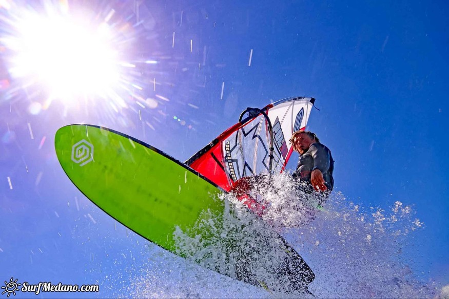 Wtorek: Pogoda na surfing. Na Kaszubach wiatr NE i +10°C w wodzie